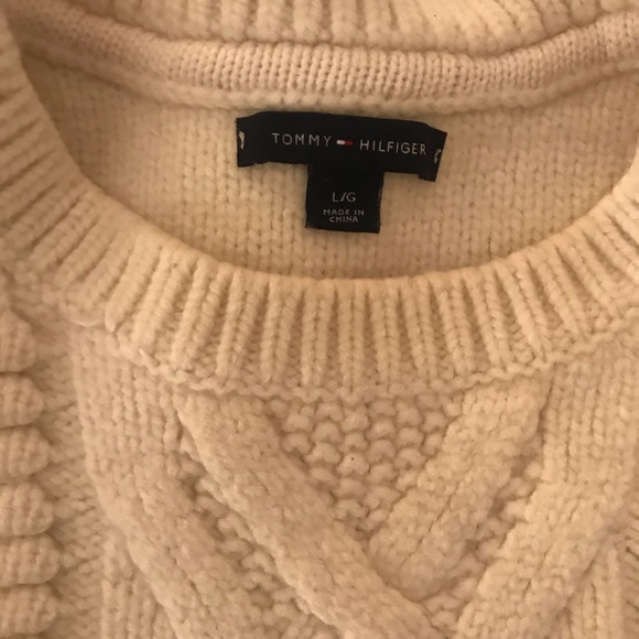 Beautiful Wool Cream Sweater! - Picture 3 of 3